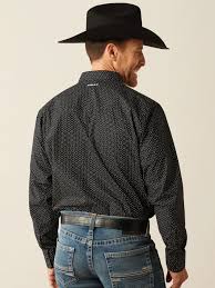 ARIAT Carmine Black Snp LS SHRT