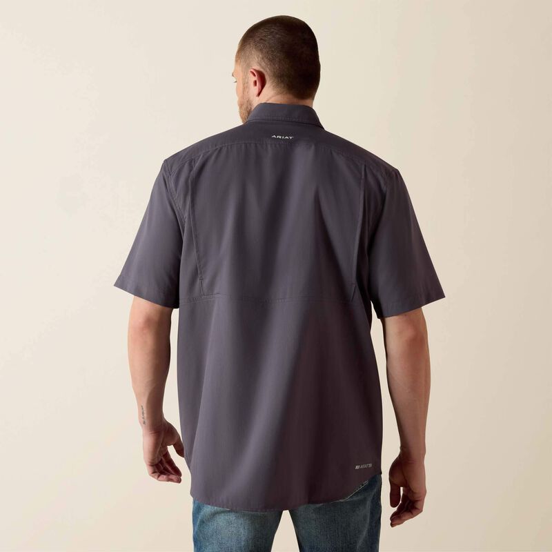 Camiseta Ariat Venttek Clssc de manga corta, color carbón.