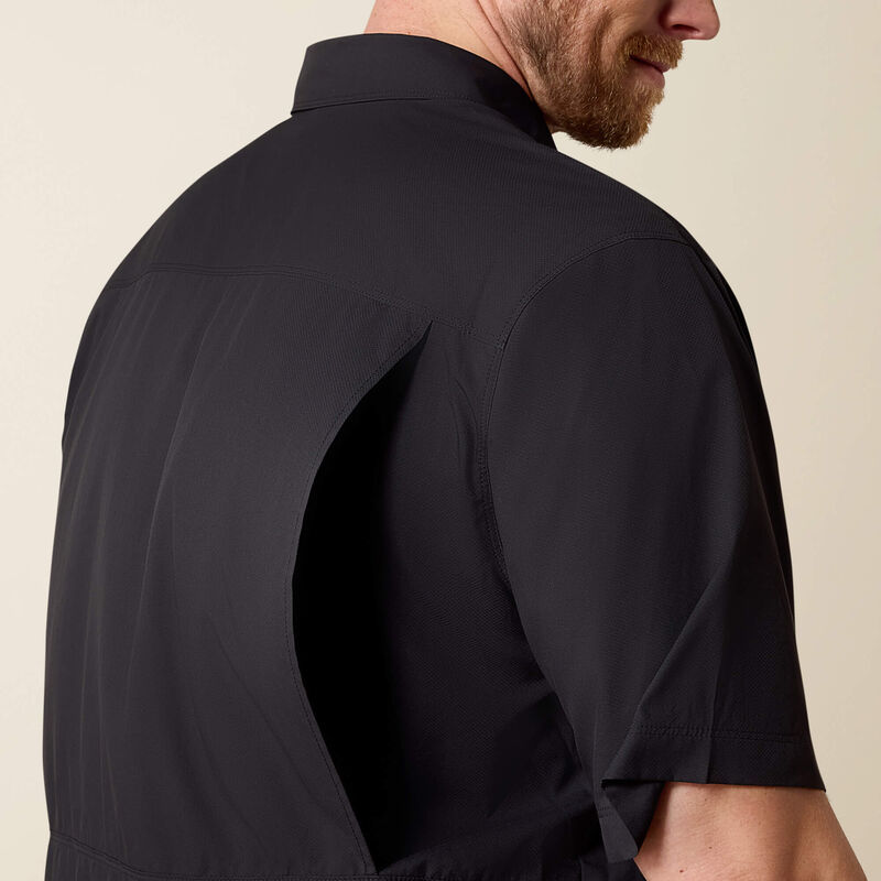 Camisa Ariat VentTEK Outbound de corte clásico.