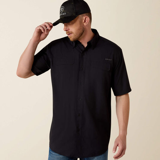 Camisa Ariat VentTEK Outbound de corte clásico.