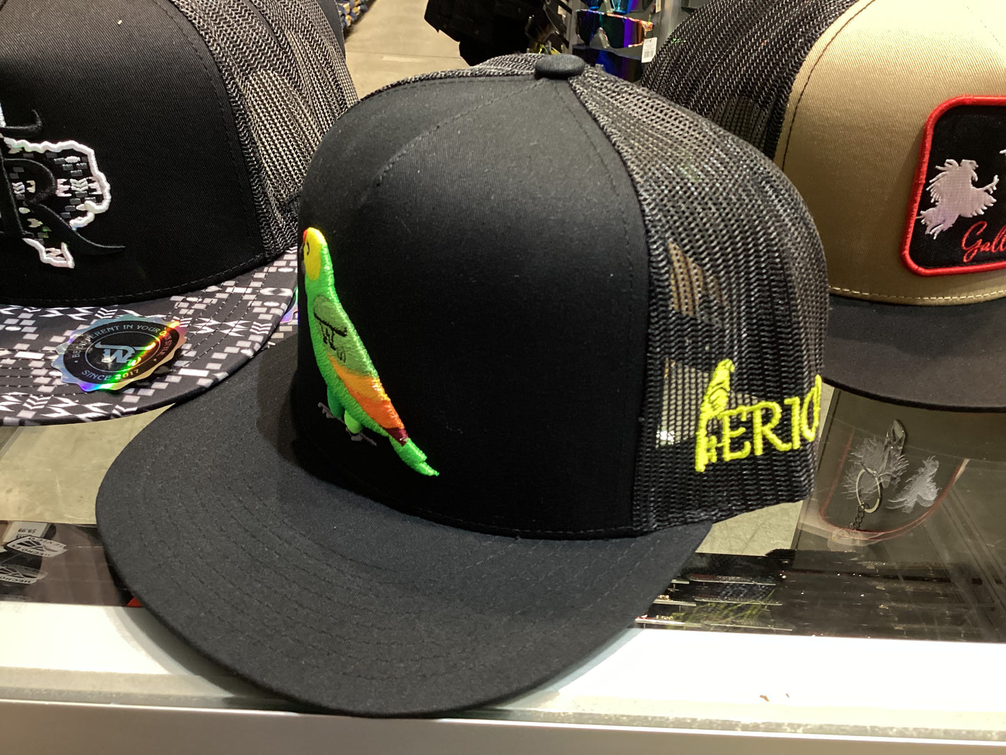 Perico - Black/Black Cap