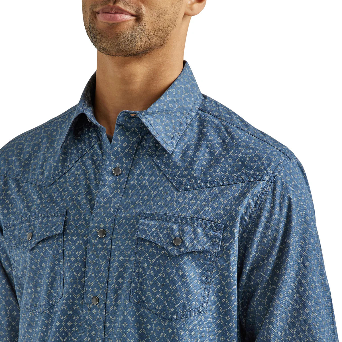 Wrangler Men's Retro Premium Blue Flower Chain Long Sleeve Western Snap Shirt